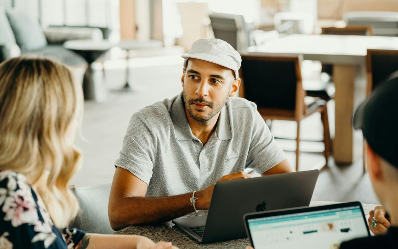 Finanzanalyse und Datenauswertung im Büro